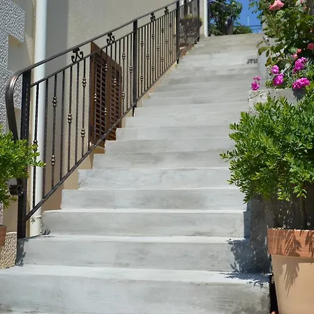 Lux Cavtat